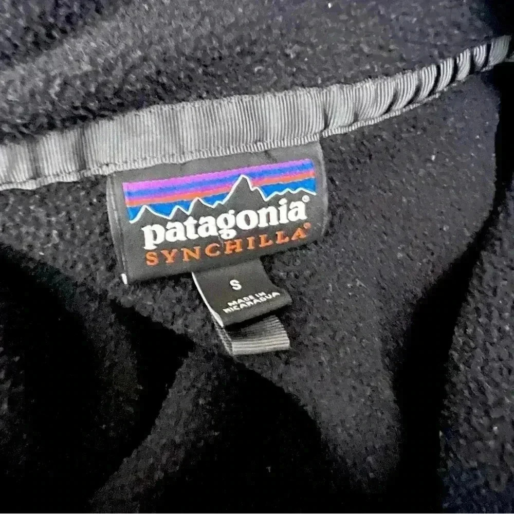 Women’s Black Patagonia Synchilla Pullover - Picture 3 of 4